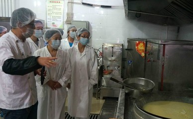 “东莞粤盐特约·一起查餐厅”本周四走进工厂食堂后厨!